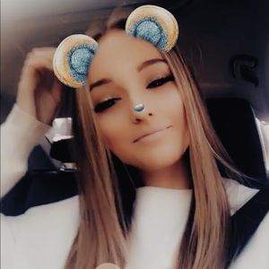 Meet your Posher, Chloe